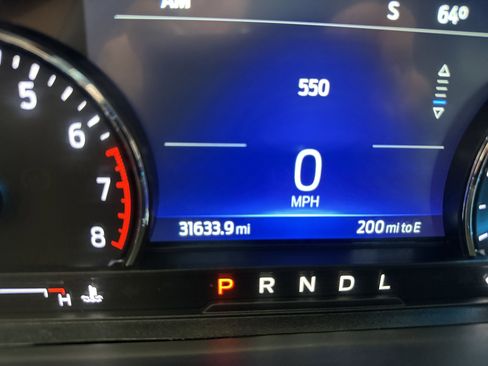 Used 2022 Ford Explorer XLT w/ Equipment Group 202A image 2