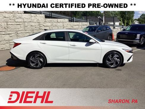 Certified 2025 Hyundai Elantra Limited FWD image 8