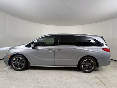 Used 2023 Honda Odyssey Elite image 8