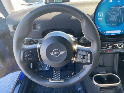 Used 2025 MINI Cooper 2-Door Hardtop image 12