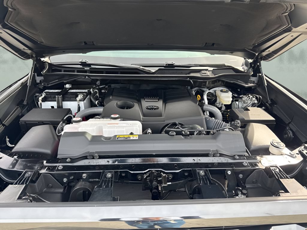Used 2025 Toyota Tundra Platinum AWD/4WD image 36