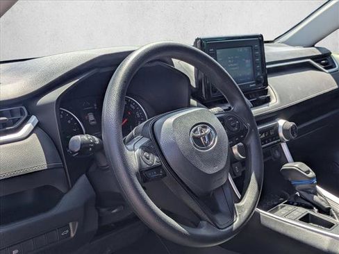 Used 2021 Toyota RAV4 XLE w/ Convenience Package FWD image 9