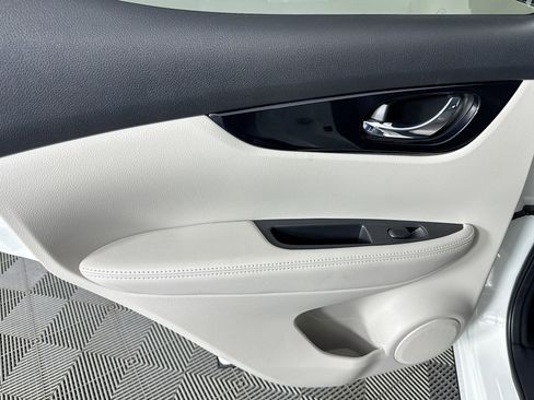 Used 2019 Nissan Rogue Sport SL w/ Premium Package image 45