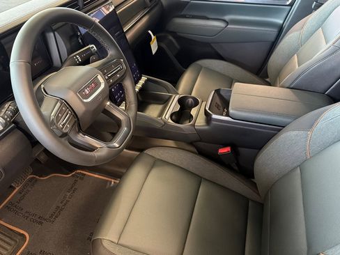 New 2026 GMC Terrain AT4 w/ LPO, Black Badging Package image 7