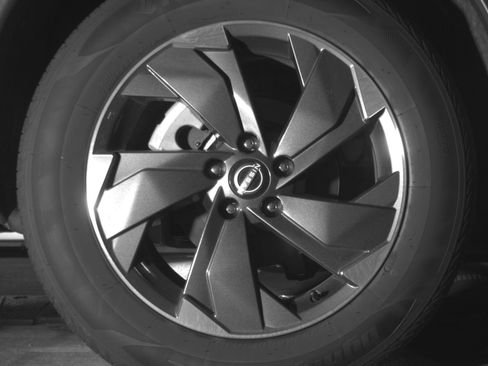 Used 2025 Nissan Rogue SV AWD/4WD image 15