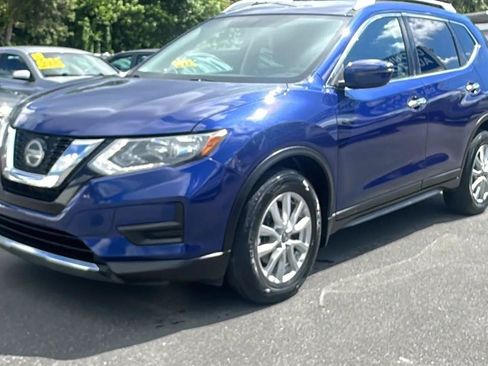 Used 2018 Nissan Rogue SV FWD image 2