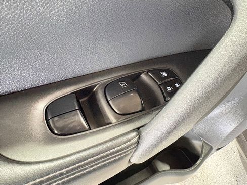 Used 2019 Nissan Rogue S image 14