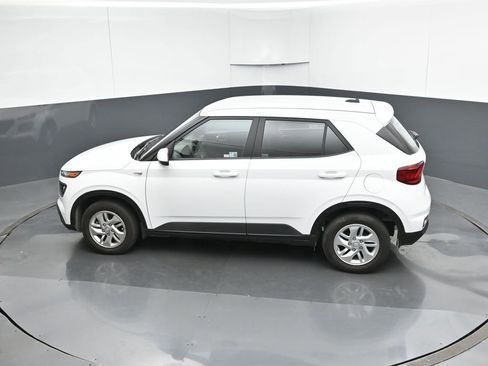 Certified 2025 Hyundai Venue SE image 47
