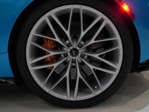 Used 2022 McLaren GT RWD image 29