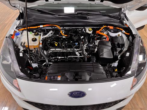 Used 2022 Ford Escape SE w/ Cold Weather Package image 11