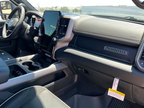 New 2026 RAM 2500 Laramie AWD/4WD image 23