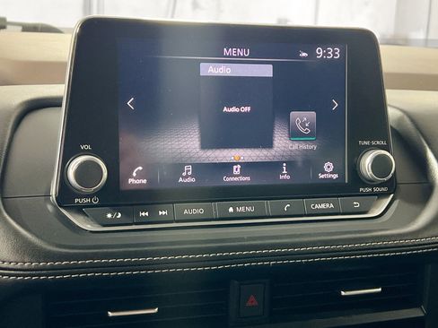 Used 2023 Nissan Rogue SV image 28