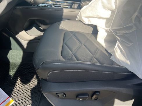 New 2026 Volkswagen Atlas SE image 16