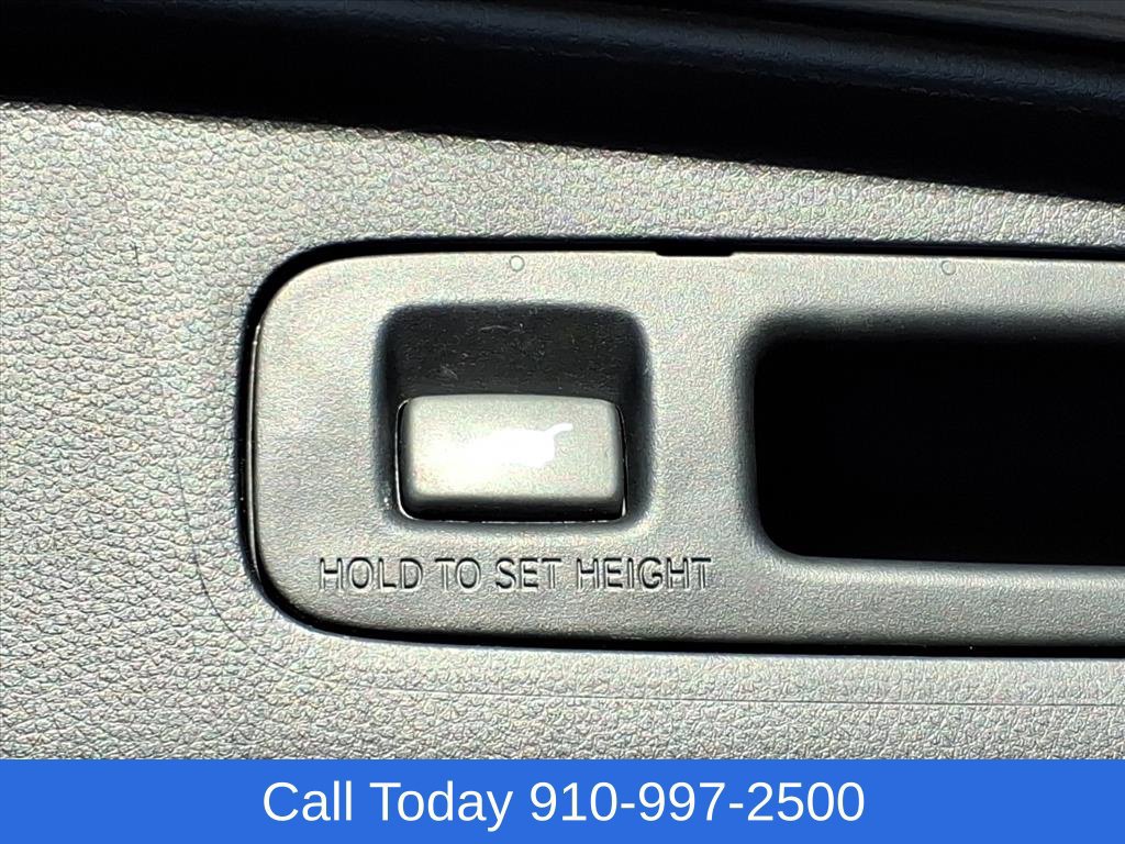 Used 2025 Honda CR-V EX-L image 23