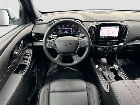Used 2023 Chevrolet Traverse RS image 23