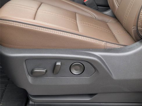 New 2026 Chevrolet Suburban High Country RWD image 36