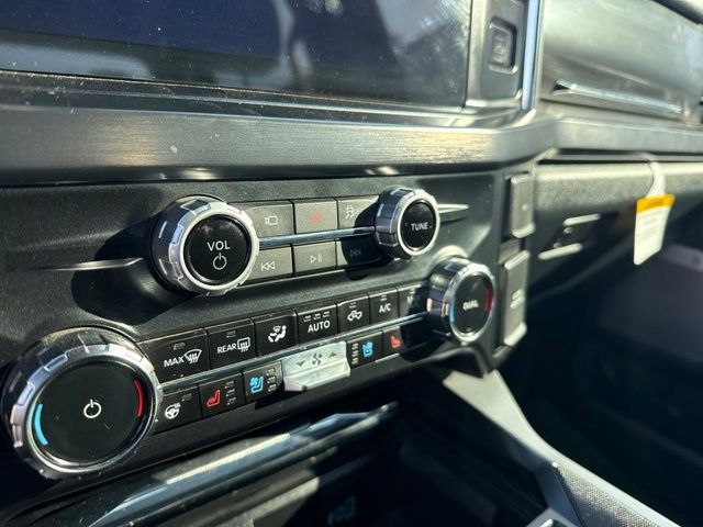Used 2026 Ford F250 Lariat w/ FX4 Off-Road Package AWD/4WD image 9