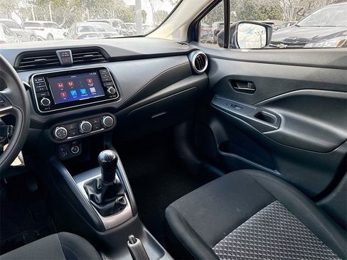 Used 2022 Nissan Versa S image 19