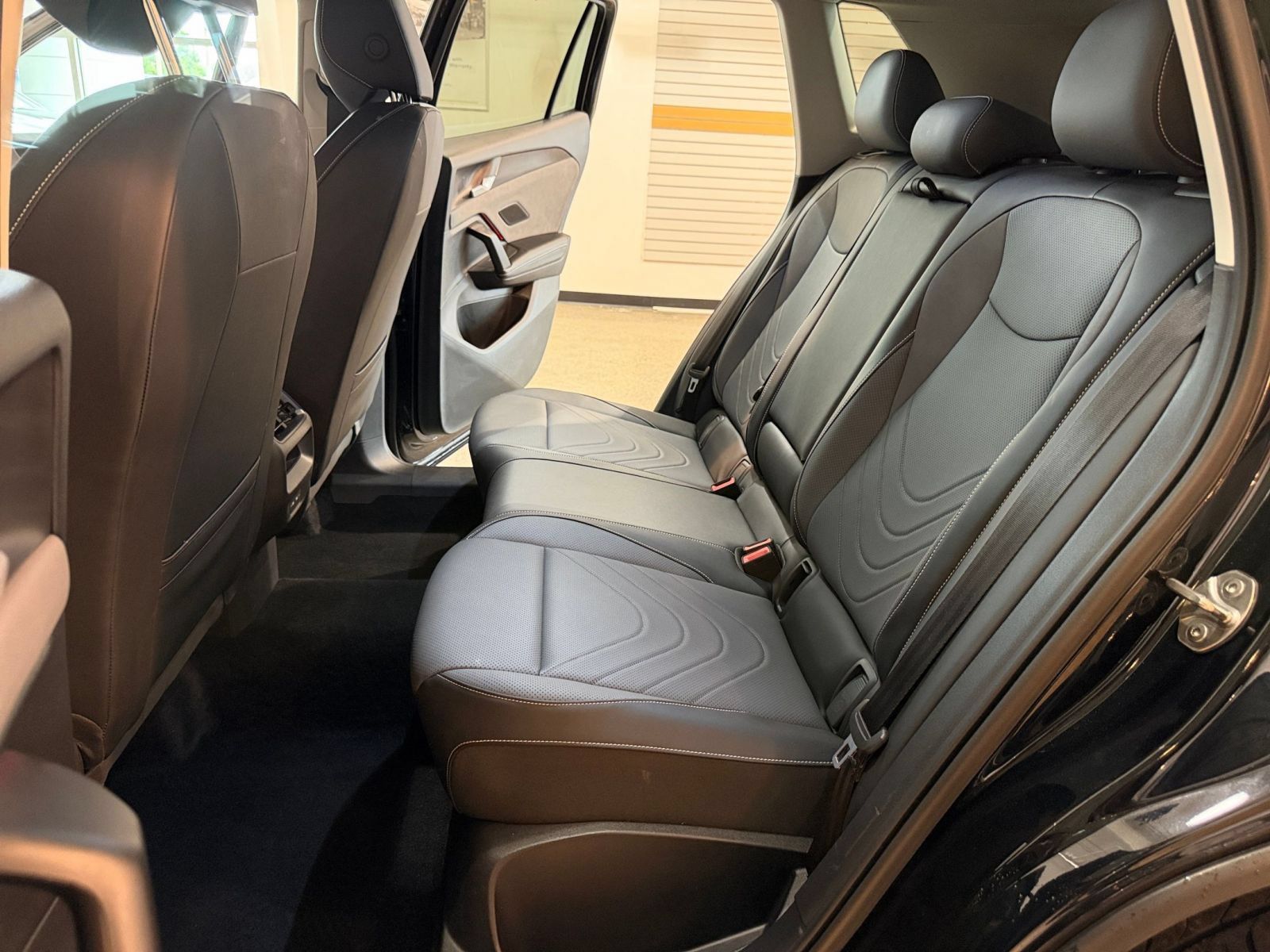 Used 2026 Volkswagen Tiguan SE FWD image 39