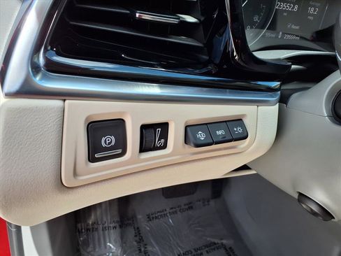 Certified 2024 Cadillac XT6 Premium Luxury w/ Technology Package FWD image 22