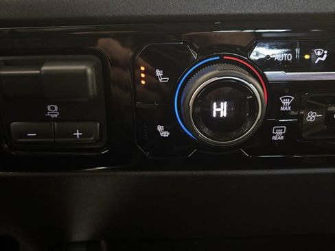 Used 2023 Chevrolet Silverado 1500 RST w/ Convenience Package II image 5