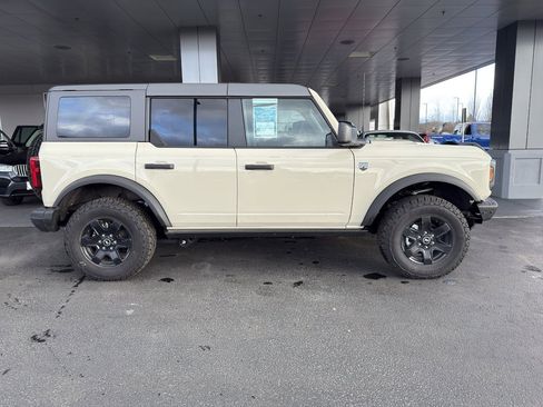 New 2025 Ford Bronco Big Bend w/ Black Diamond Package image 3