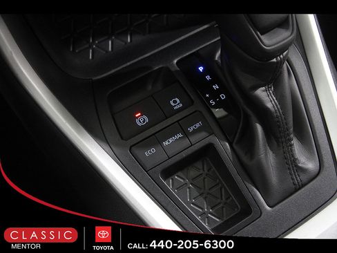 Used 2025 Toyota RAV4 XLE FWD image 16