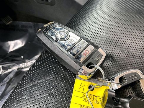 Used 2021 Lincoln Nautilus Reserve w/ Cargo Utility Package image 11