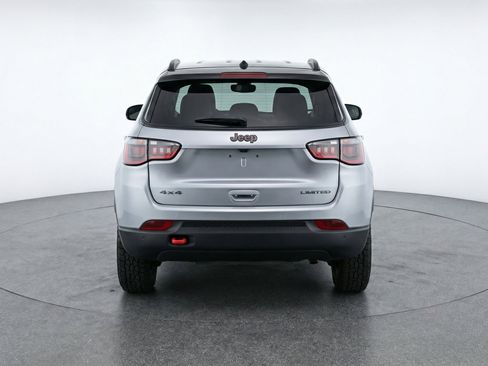 Used 2025 Jeep Compass Trailhawk image 7