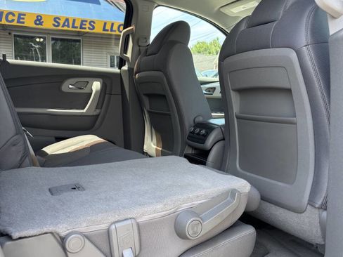 Used 2010 Chevrolet Traverse LS FWD image 20