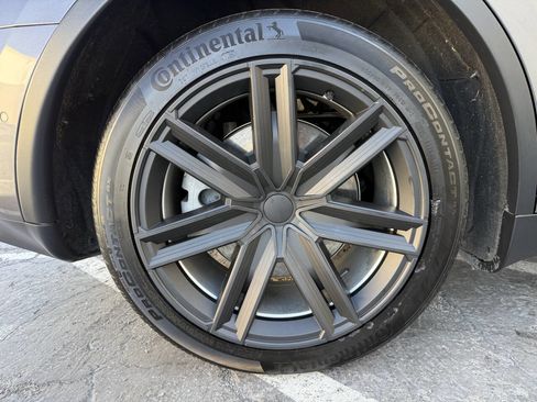 Used 2021 Tesla Model Y Long Range AWD/4WD image 29