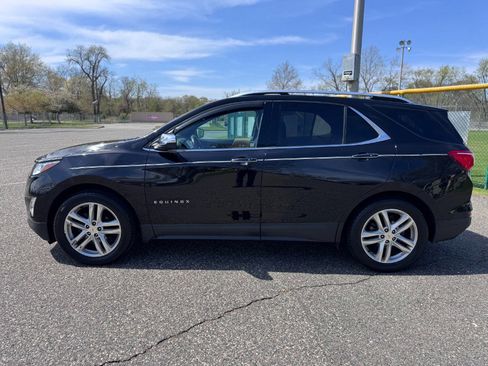 Used 2018 Chevrolet Equinox Premier image 3