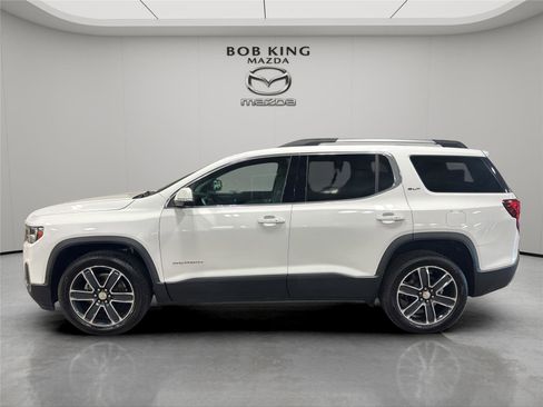Used 2020 GMC Acadia SLT w/ Driver Alert Package II image 2