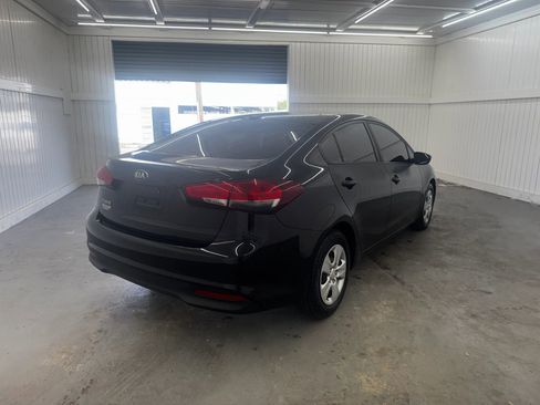 Used 2017 Kia Forte LX image 5