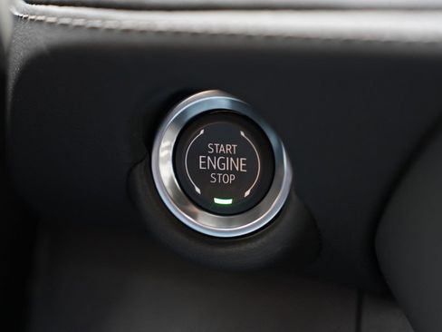 Used 2025 Chevrolet Suburban LT AWD/4WD image 33