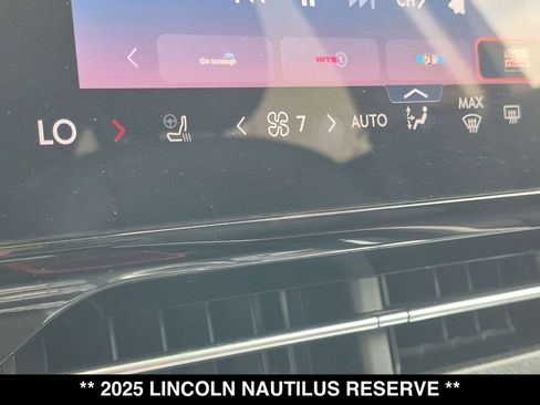Used 2025 Lincoln Nautilus Reserve AWD/4WD image 23