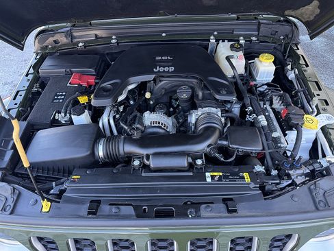 Used 2021 Jeep Gladiator Overland w/ Popular Equipment Package image 7