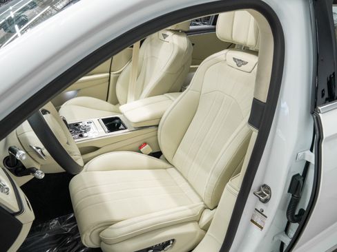 Used 2024 Bentley Flying Spur V8 AWD/4WD image 23