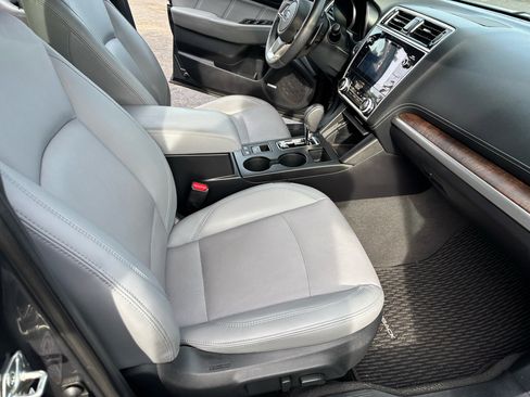 Used 2018 Subaru Outback 2.5i Limited image 11