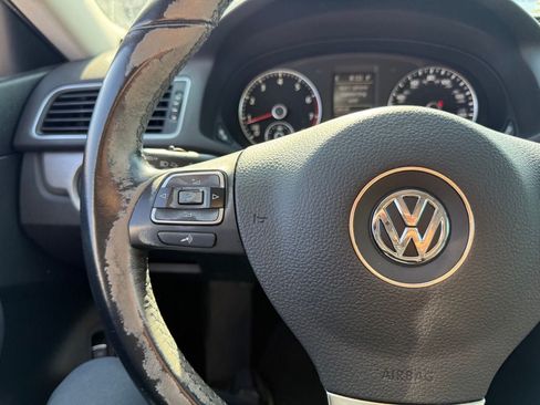 Used 2014 Volkswagen Passat 2.5 SE FWD image 19