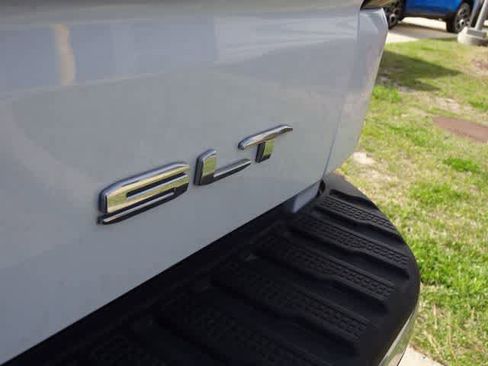 Used 2024 GMC Sierra 1500 SLT image 18