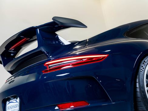 Used 2018 Porsche 911 GT3 RWD image 40