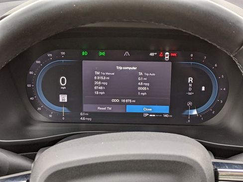 Certified 2023 Volvo XC40 B5 Plus w/ Driver Assist Package image 15