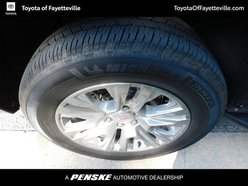 Used 2021 GMC Yukon XL Denali AWD/4WD image 8