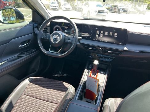 New 2026 Nissan Kicks SR w/ SR Premium Package FWD image 10