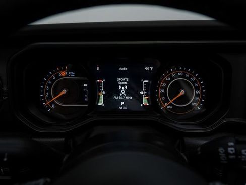 Used 2025 Jeep Wrangler Unlimited Rubicon w/ Technology Group image 33