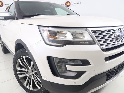 Used 2016 Ford Explorer Platinum image 19