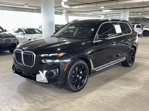 Used 2025 BMW X7 xDrive40i image 4