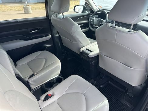 Used 2024 Toyota Grand Highlander XLE image 27