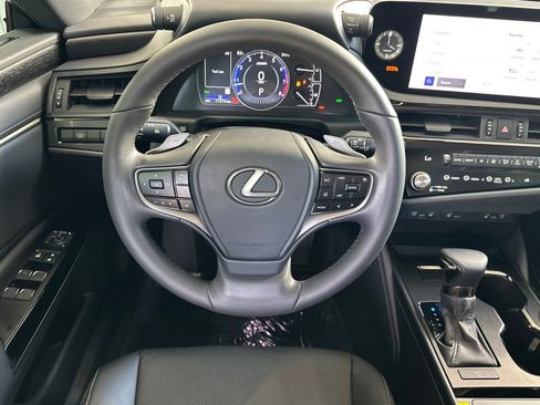 Used 2024 Lexus ES 350 w/ Premium Package FWD image 18